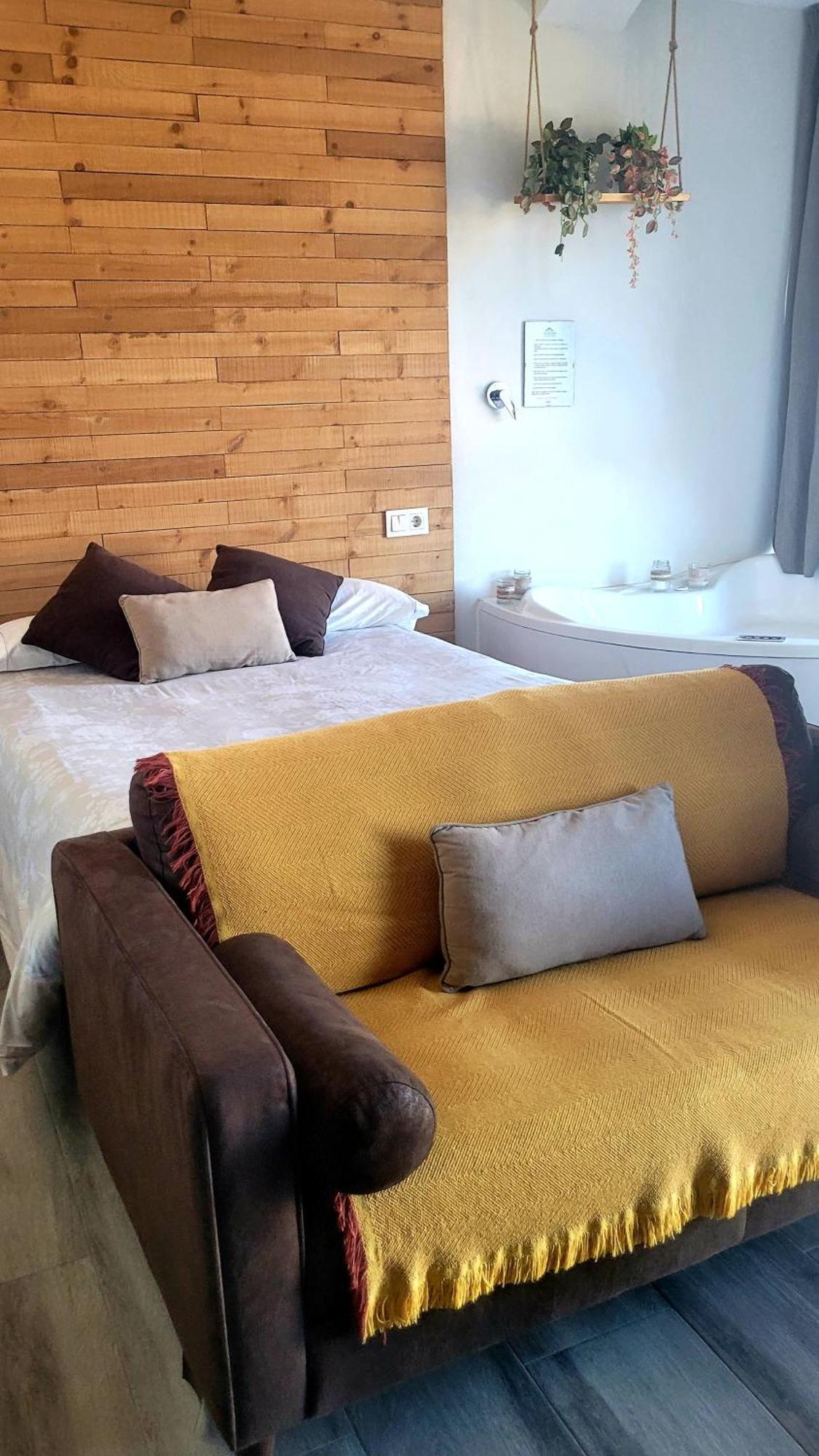 Casas Rurales Maribel - Complejo Moradas Del Cerro 1 - Suites Con Jacuzzi En Alcala Del Jucar Casas del Cerro Стая снимка
