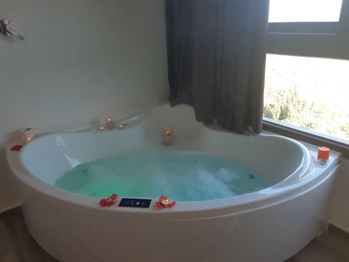 Casas Rurales Maribel - Complejo Moradas Del Cerro 1 - Suites Con Jacuzzi En Alcala Del Jucar Casas del Cerro Екстериор снимка
